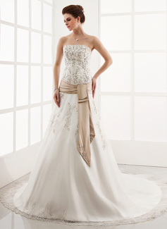 Robe de Mariée Ligne-A/Princesse Sans bretelles Traîne Chapelle Satin Tulle Robe de Mariée avec Broderie Dentelle Echarpes (002000303) Robe de Mariée Ligne-A/Princesse Sans bretelles Traîne Chapelle Satin Tulle Robe de Mariée avec Broderie Dentelle Echarpes (002000303)