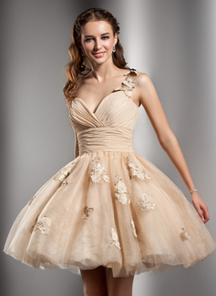 16års Bursdag A-formet/Prinsesse En skuldret/asymmetrisk Knelengde Chiffon Tulle Ballkjole med Frynse Beading Blomst(er) (022020672) 16års Bursdag A-formet/Prinsesse En skuldret/asymmetrisk Knelengde Chiffon Tulle Ballkjole med Frynse Beading Blomst(er) (022020672)